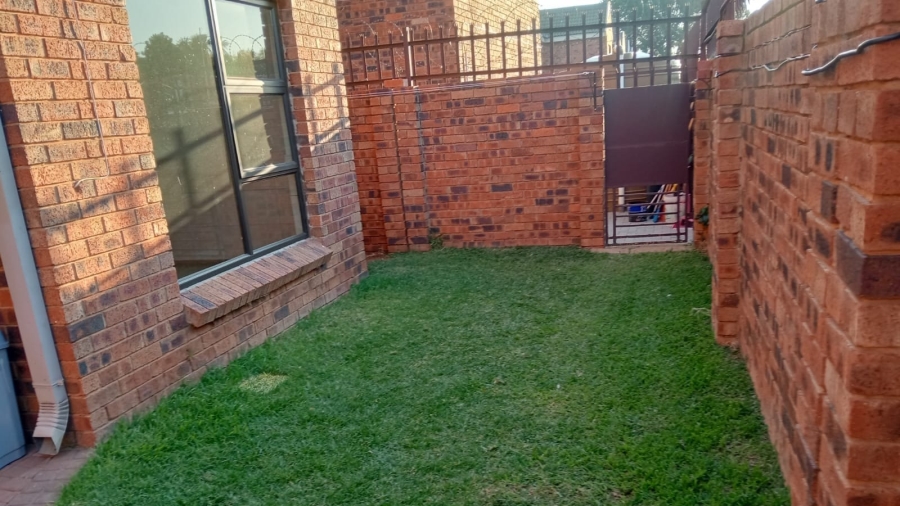 To Let 3 Bedroom Property for Rent in Langenhovenpark Free State